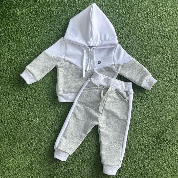 Conjunto Deportivo Gris con Capucha - imagen 1