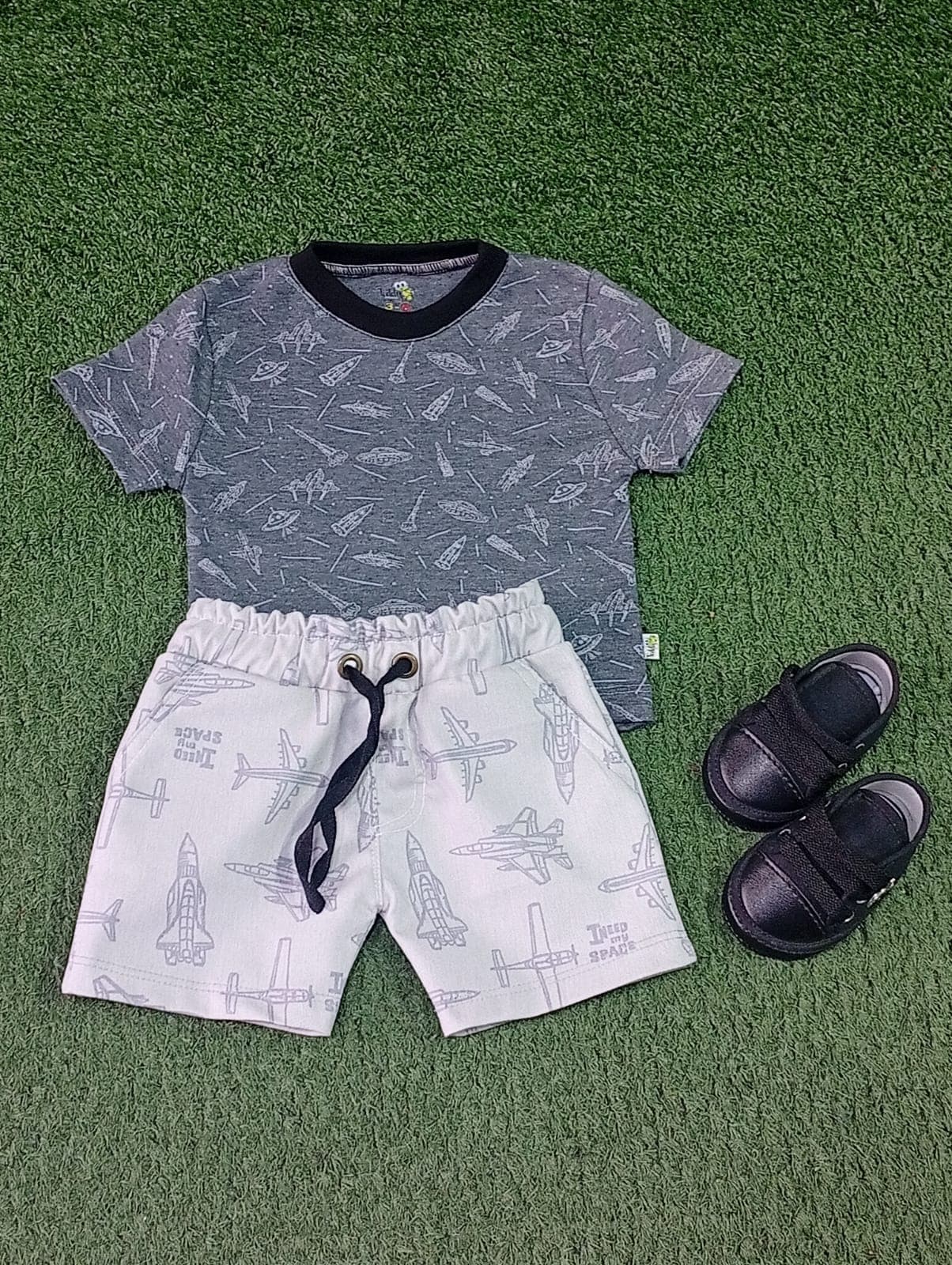 Conjunto Camiseta Aviones Gris - imagen 1