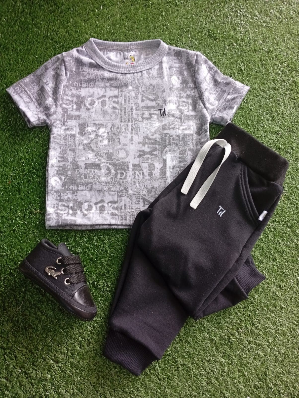 Conjunto Estampado Gris Negro - imagen 1
